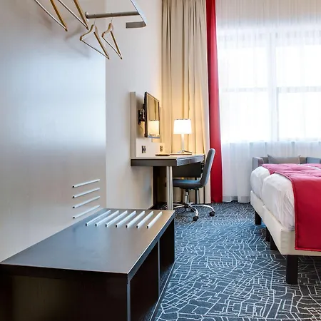 Hotell Park By Radisson Airport Schiphol 3*